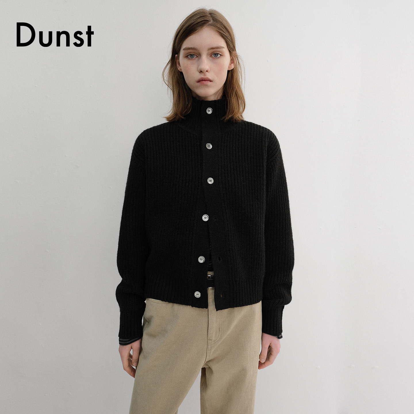 【预售】Dunst2026冬季百搭款羊毛混纺高领纽扣针织开衫UDSW6D122