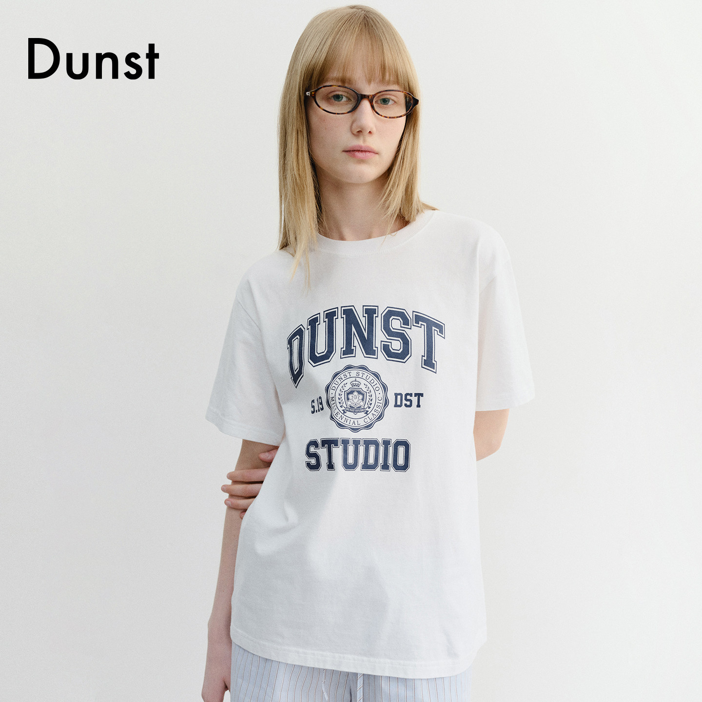 Dunst【嘟颖doyeong同款】26夏季新品学院风logo印花T恤UDTS6B139