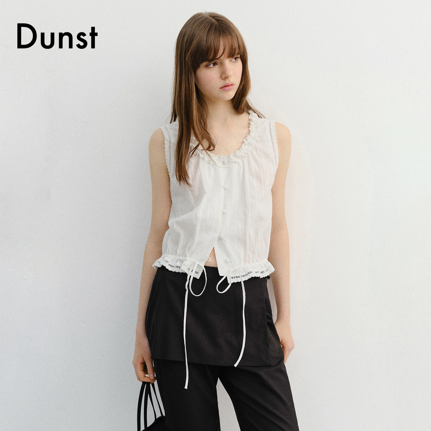 Dunst2026夏季新品女士浪漫荷叶边设计清爽舒适无袖衬衫UDBL6B226