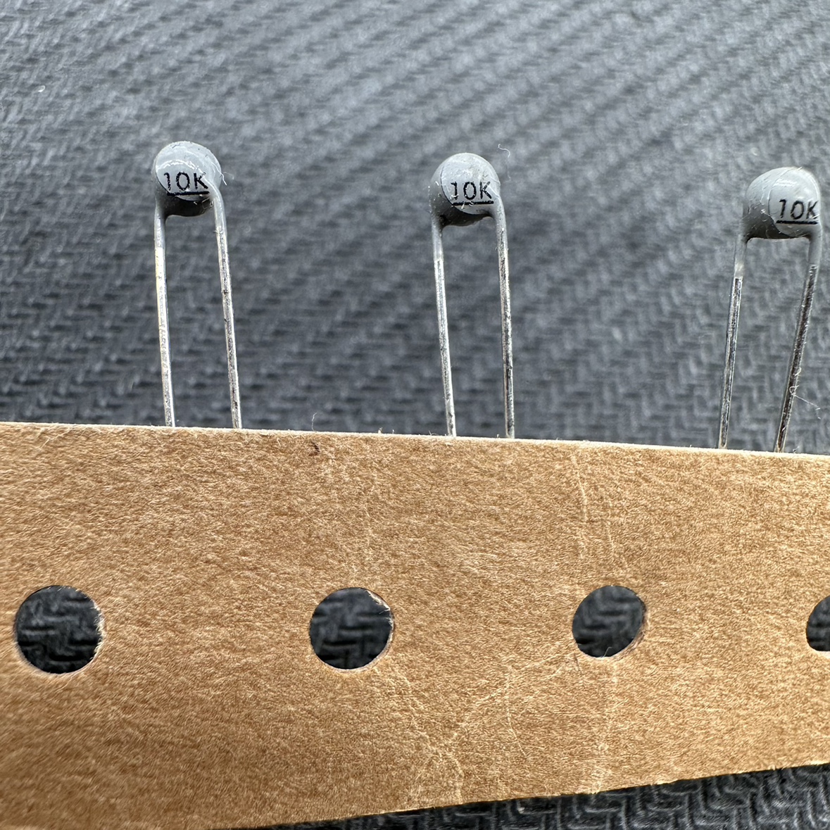 B57891M103K J热敏电阻NTC灰色10K B值3950K M891/10K/J进口3.5MM