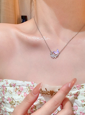 炫彩亚克力蝴蝶吊坠项链女轻奢小众高级感精致微镶满钻钛钢锁骨链
