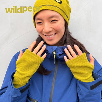 Wild Pear/野梨2025新款户外秋冬登山徒步保暖舒适半指手套