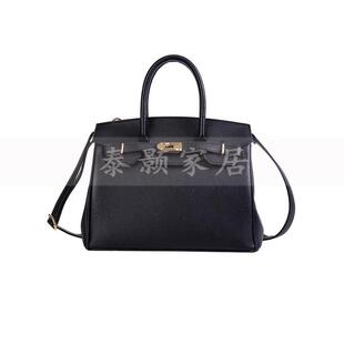 别墅样板房主卧室衣间题衣柜梳台黑白主基CPC调软帽妆装饰品摆件