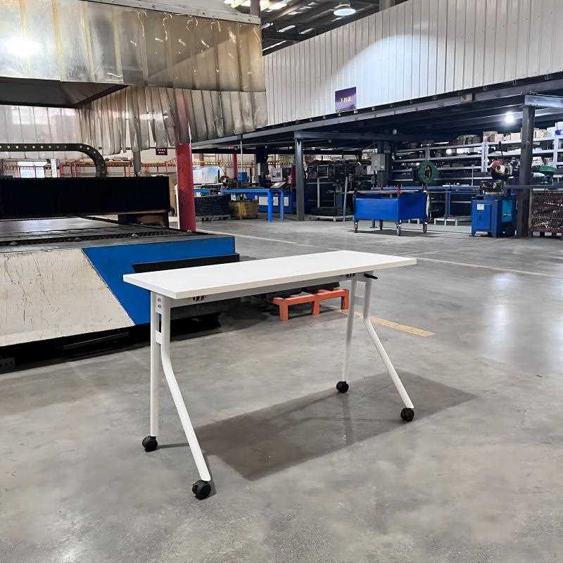 直销新款培训桌架 现货桌架工程供货折叠培训桌腿万向轮移动培训