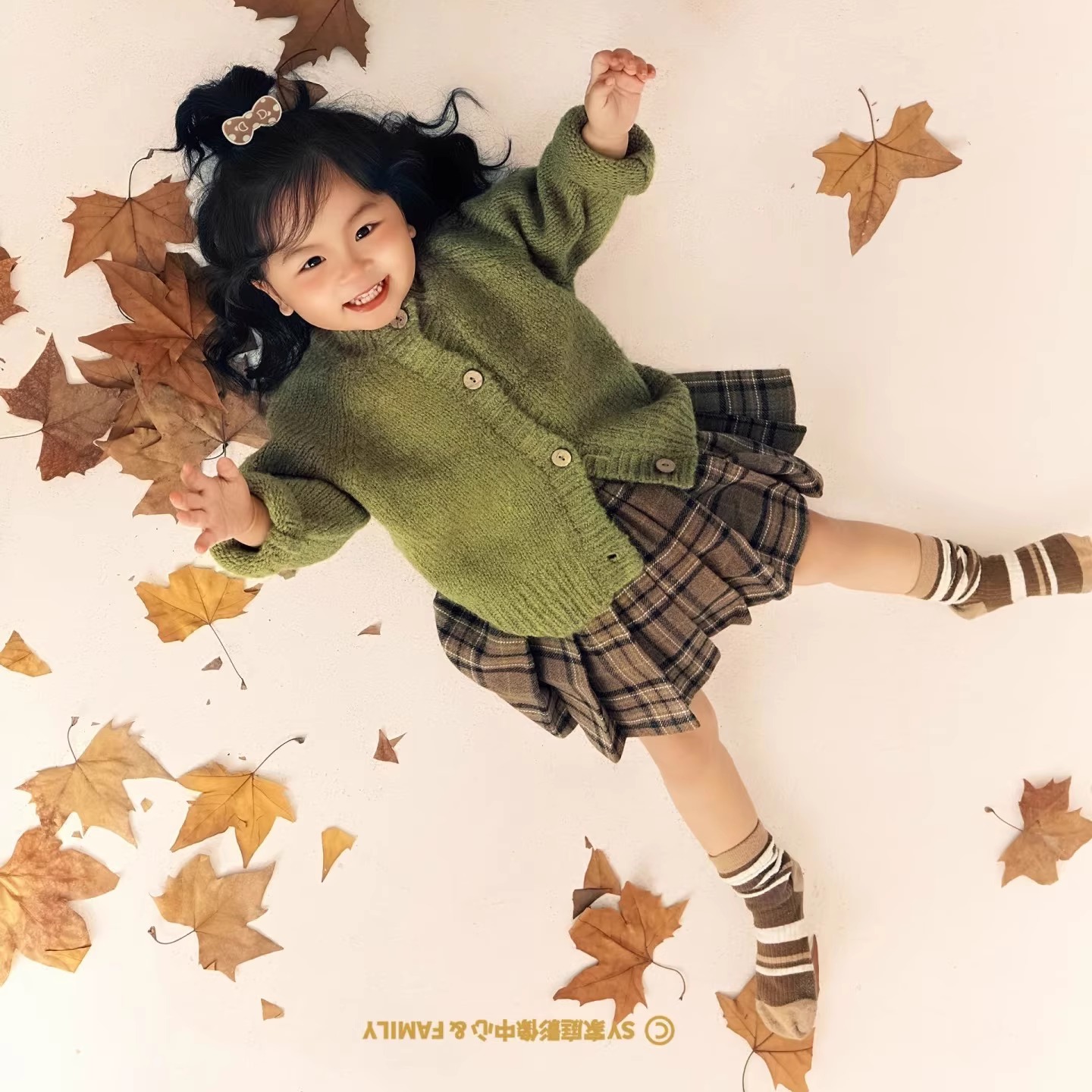 男女童儿童摄影文艺墨绿色艺术个性针织毛衣开衫外套设计感写真潮