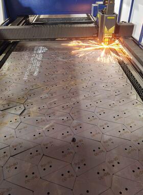 钢板激光切割加工定制焊接折弯攻丝钻孔Q235Q345耐磨板A3钢板定制