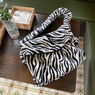 新款包包冬日复古大容量帆布包侧背包女斑马纹毛绒单肩斜挎包