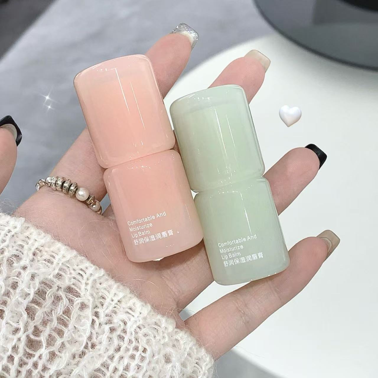 水蜜桃润唇膏女秋冬保湿滋润补水防干裂去死皮淡化唇纹学生党专用