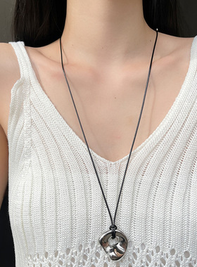 保色极简冷淡风金属光面水滴