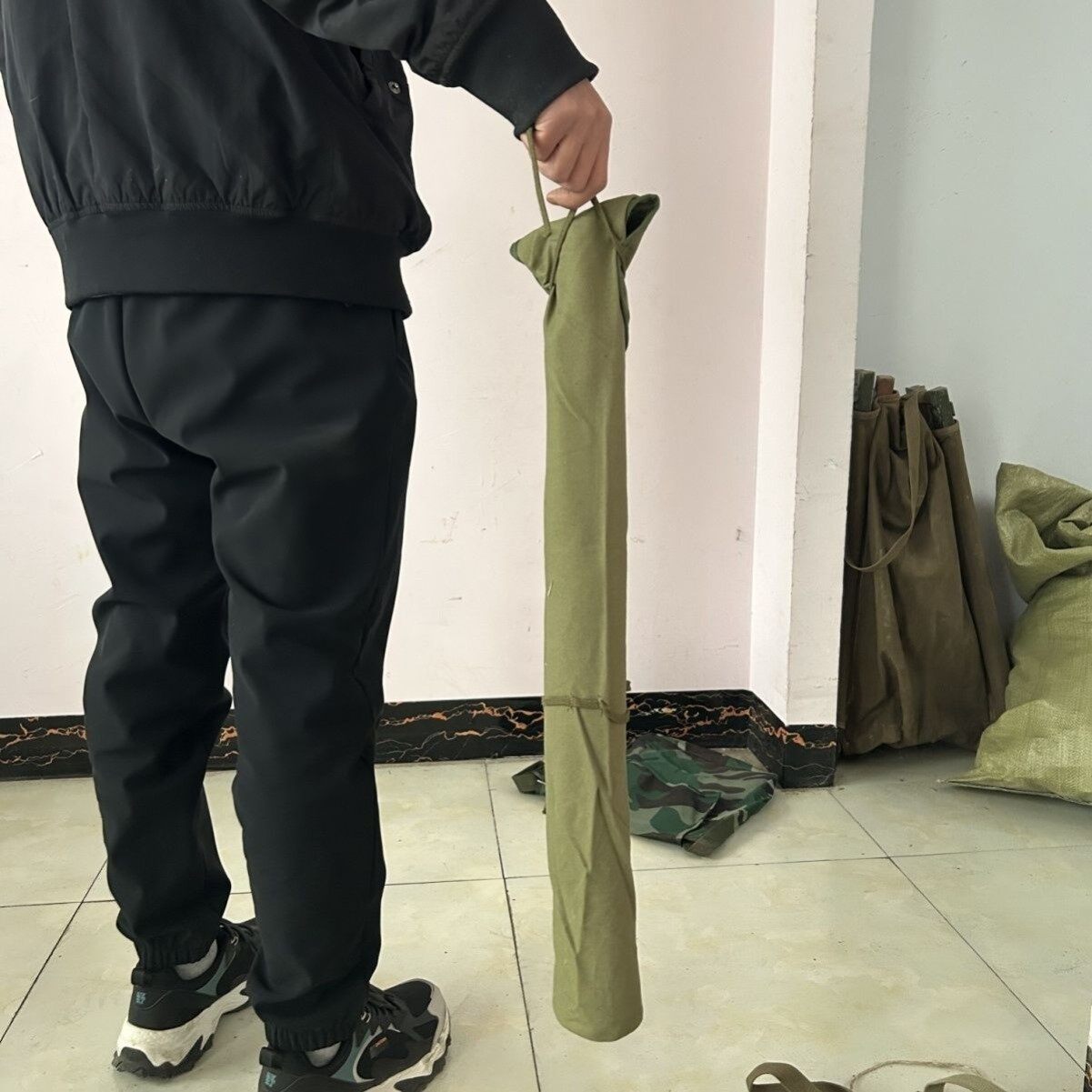 新款溪流鱼护帆布专用加厚折叠涂胶网兜网眼便携马口小型钓鱼背包