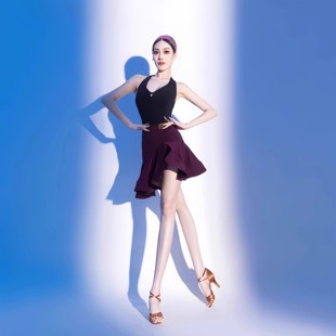 2025新款 日常练功服演出服 成人拉丁舞服挂脖气质上衣半身裙套装