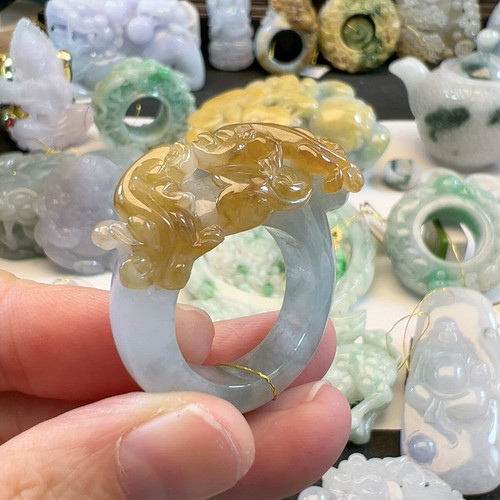 送证书天然翡翠A货冰黄板指19+
