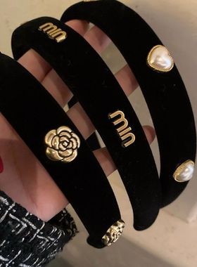 复古法式风~富家千金黑色丝绒发箍高级感字母爱心山茶花头箍发卡