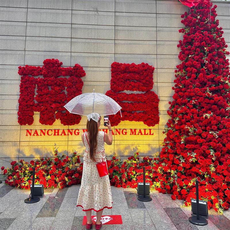 粉色玫瑰花瀑布花庭院古镇餐厅别墅造景仿真花背景墙拍照道具美陈