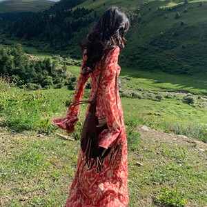 法式红色碎花连衣裙子女早秋季2025新款新疆草原旅游度假长裙