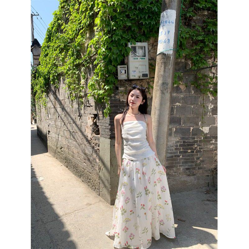 海边度假风套装褶皱抹胸背心上衣女夏季白色碎花半身裙长裙两件套
