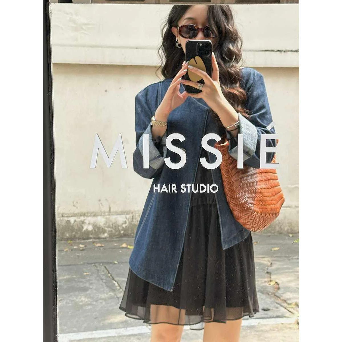 任小艺深蓝色休闲牛仔衬衫外套小众设计宽女松百搭长袖爆款