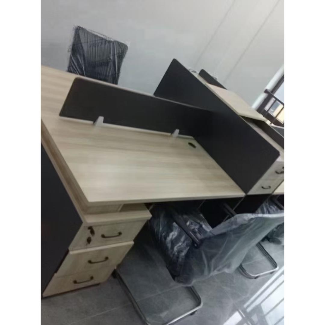 职员办公桌双人四人位简约办公家具工作电脑办公桌椅组合厂家直销