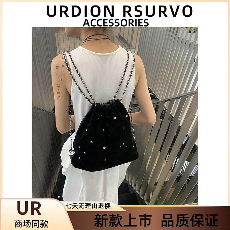 UR小众双肩包包女2025新款潮丝绒链条双肩背包百搭手提水桶包女包