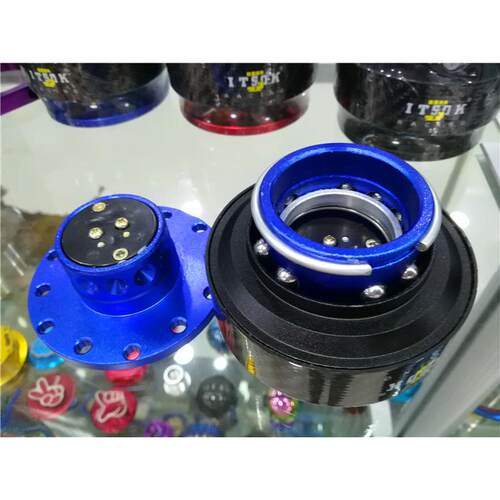 通用改装方向盘快拆器带安全锁垫高小按钮解锁碳纤1t快拆器坚固