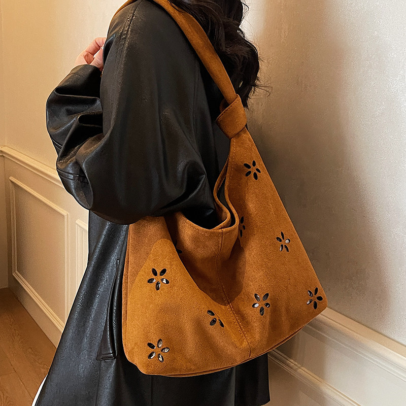 小众设计腋下包包女式2025新款秋冬复古镂空单肩包百搭通勤托特包,箱包皮具/热销女包/男包,托特包,淘宝优惠券,粉丝福利购,淘宝优惠卷