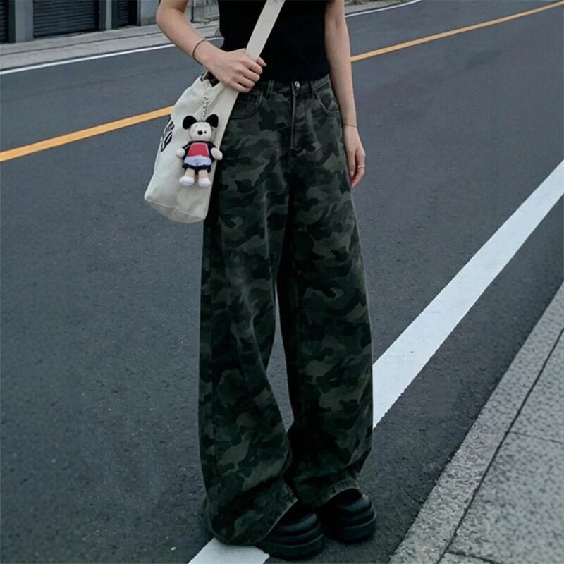 迷彩裤女款早秋新款阔腿牛仔裤大码胖mm酷飒风弯刀裤子美式工装裤
