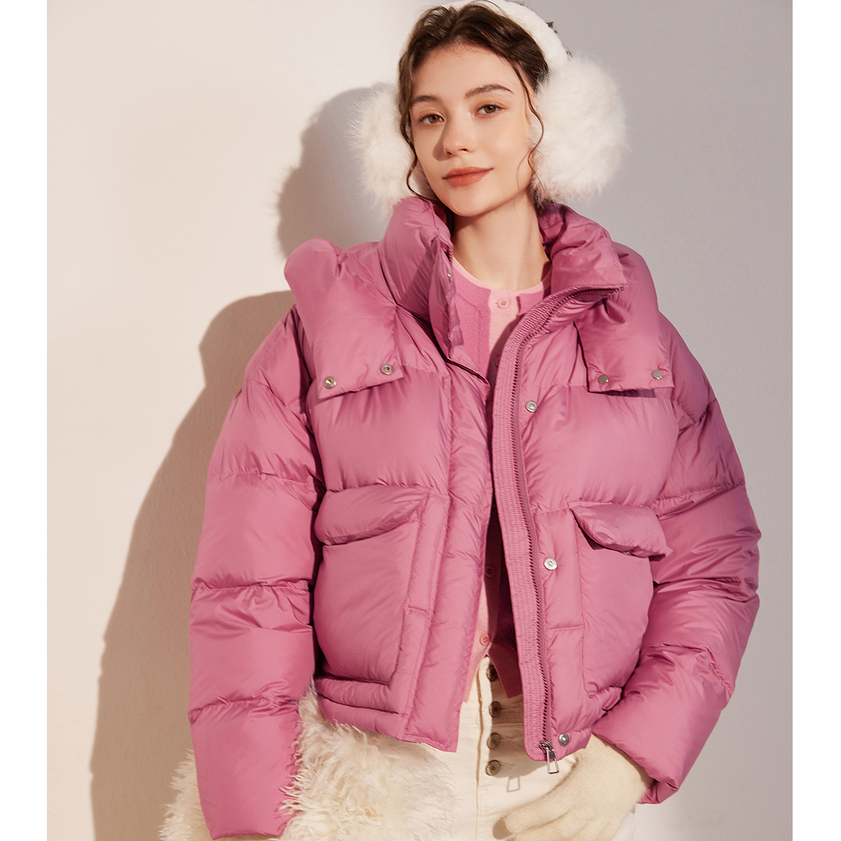 白鹿语连帽纯色时尚女式羽绒服