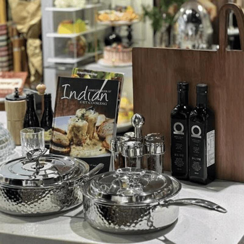 304不锈钢橄榄油锤纹锅书架菜谱