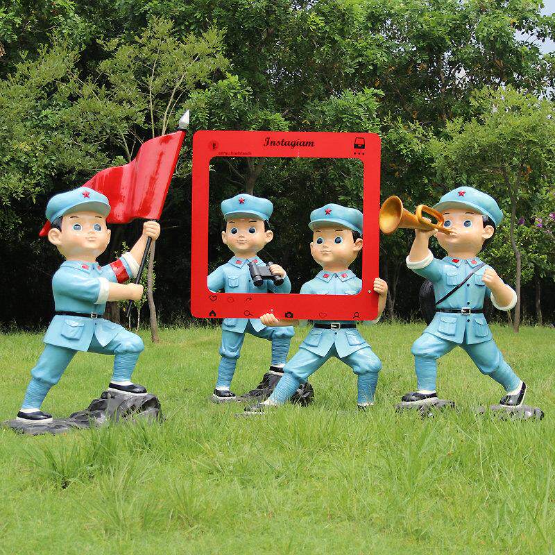 卡通反战人物小红军八路军玻璃纤维雕塑摆件公园学校森林景观摆件