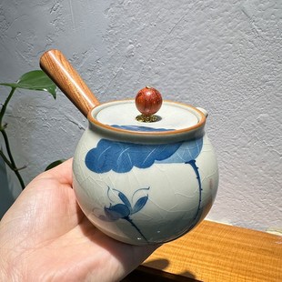 哥窑手绘荷韵木柄侧把壶功夫泡茶壶家用H轻奢复古可养开片釉防烫