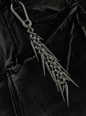 SFSN原创设计带刺铆钉流苏钥匙扣挂件高级感重工y2k潮流腰间挂饰