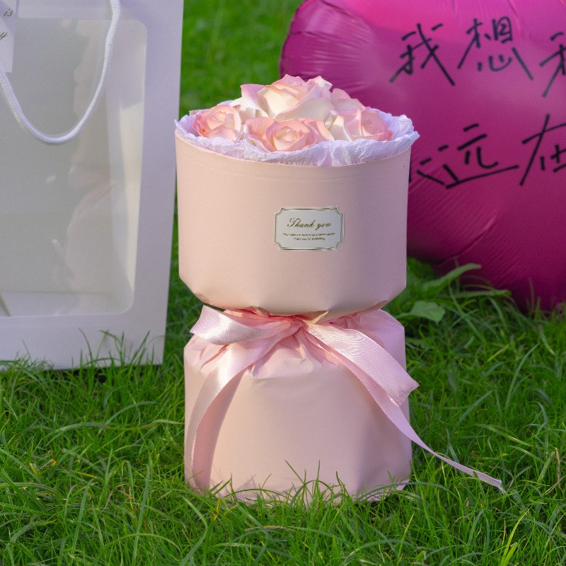 草莓熊花束香皂花手捧玫瑰花成品生日礼物送女R生婚礼伴手礼