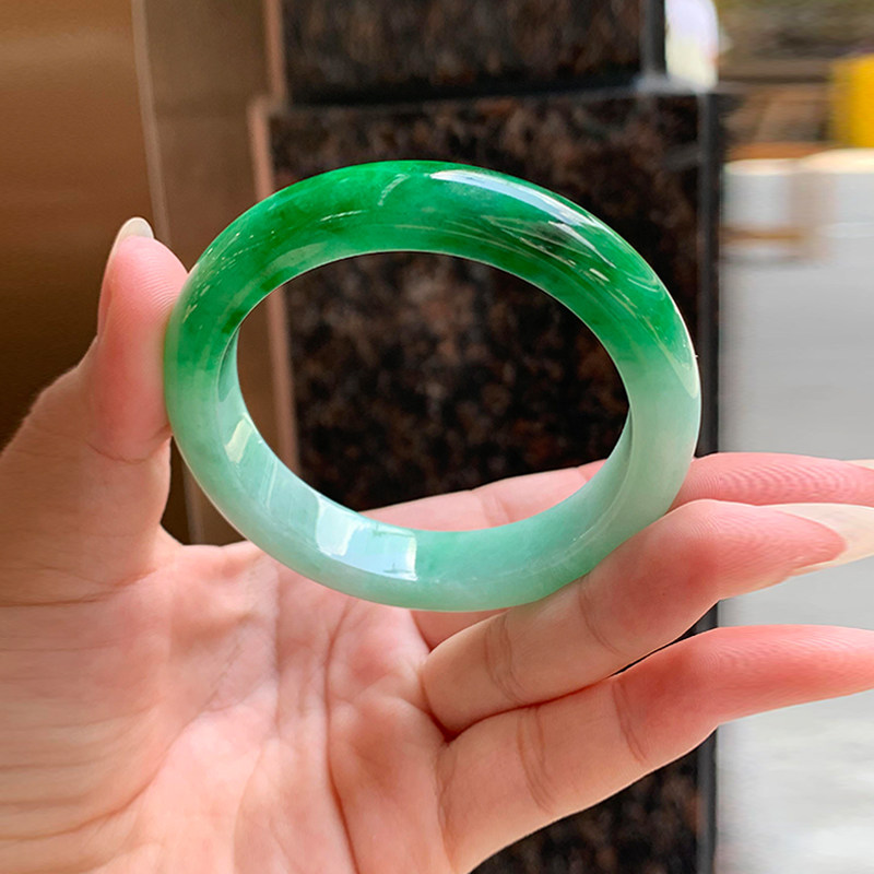 翡翠手镯热卖排行榜前三名
