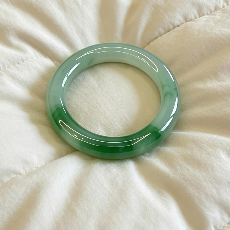 翡翠手镯热卖排行榜前三名