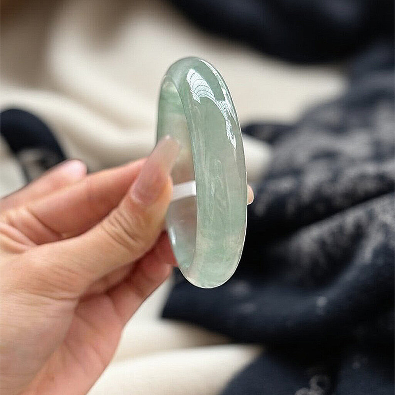 翡翠手镯热卖排行榜前三名