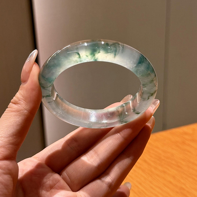 近3小时已售100+件热卖翡翠手镯