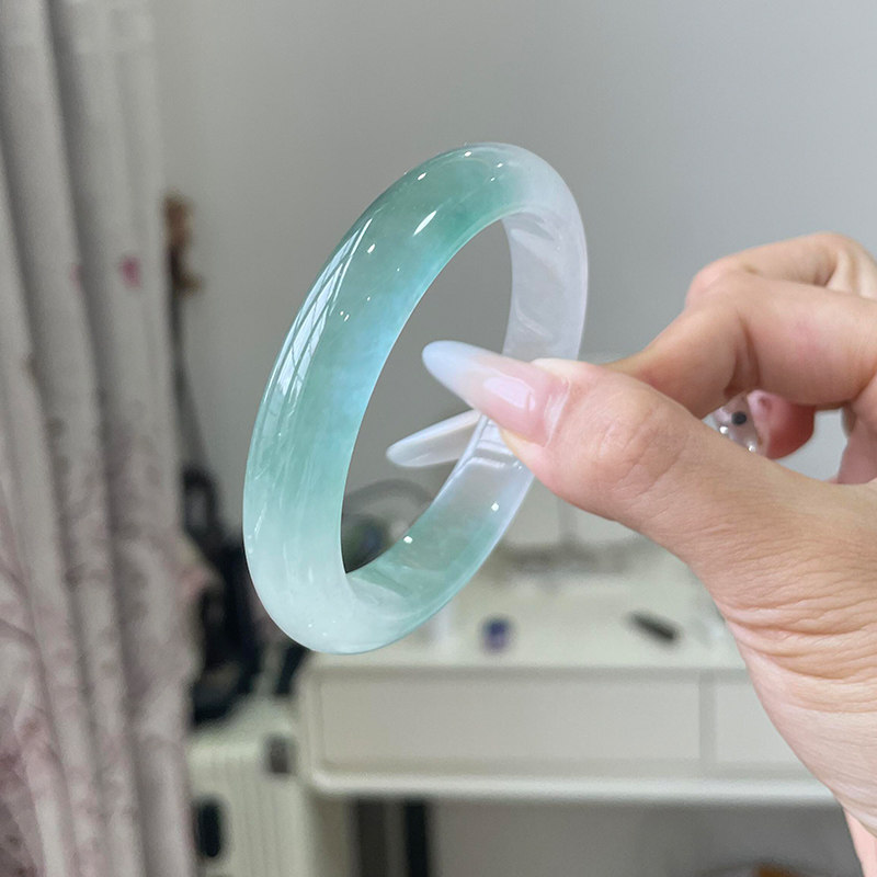 翡翠手镯热卖排行榜前三名
