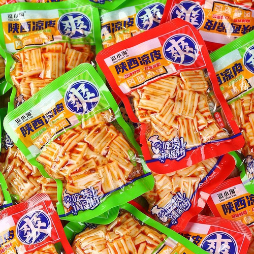 陕西香辣小凉皮独立包装脆爽麻辣零食休闲辣条批发小包装魔芋爽