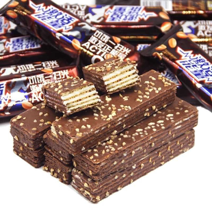 【好吃不甜腻超实惠】坚果巧克力威化饼干休闲零食威化饼整箱批发