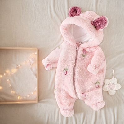 女宝宝新生婴儿连体衣保暖爬服韩版秋冬加厚加绒可爱小花婴儿衣服