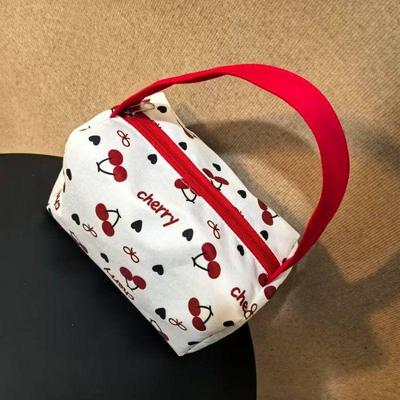 新款精致樱桃化妆包大容量收纳立体便携可爱手提包洗漱轻便c