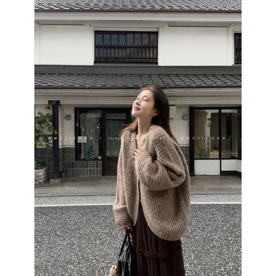 MMUIICHAN 杏仁烤奶 非常特别的一个燕麦杂点色~兜起来版型的开衫
