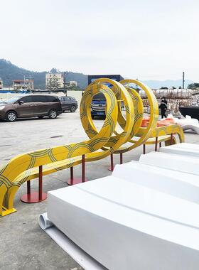 大型照玻璃区20240528钢雕塑公园林户景观拍打卡飘带外广场景心型