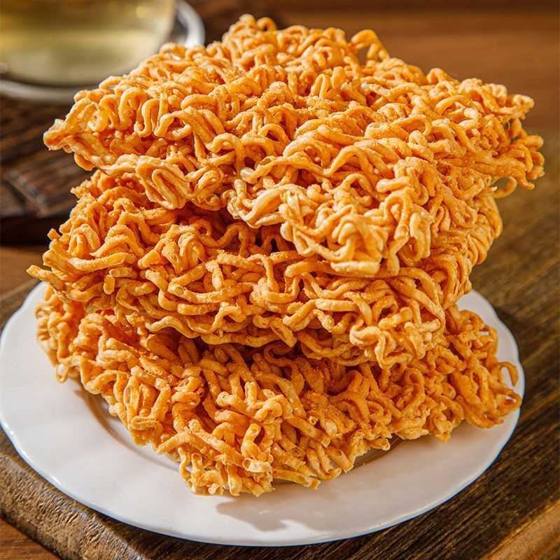 厂家直销麻辣蟹味香辣酥脆干吃面33g干脆面大包装休闲食品零食