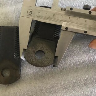 秸秆还田锯齿刀片玉米秸秆粉碎机80长38宽孔12灭茬机刀片锯齿甩刀