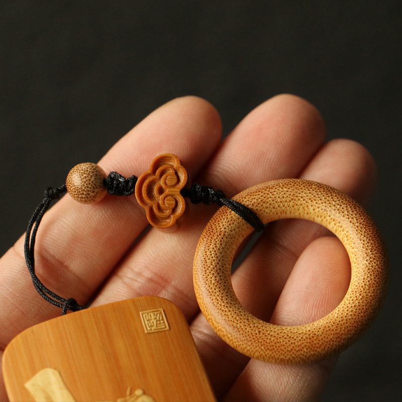 几十年高密度老玉竹超厚留青雕刻手牌戚挺飞本工雕刻手把件把玩竹