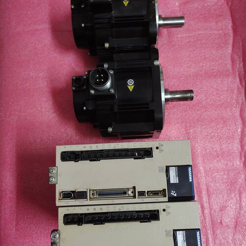 议价七系1.0KW套装SGD7S-7R6A00A002+SG维修