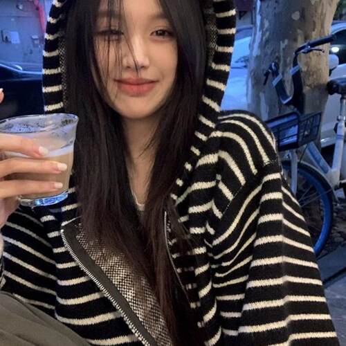 100%山羊绒开衫女2026秋冬新款加厚宽松条纹连帽拉链针织毛衣外套 - 封面