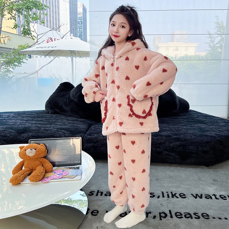洋气冬季女童法兰绒家居服爱心甜美加厚珊瑚绒连帽保暖睡衣两件套