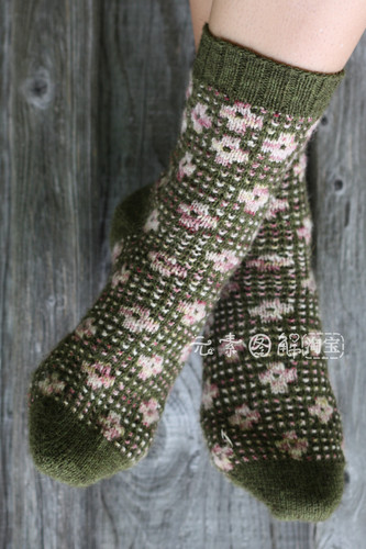 [英文]Pressed Flowers Sock图解 女士提花毛线袜子编织教程